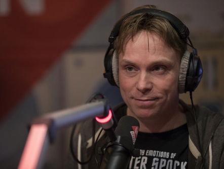 Tim Daemen haalt zijn innerlijke Matijn Nijhuis naar boven voor persoonlijke nieuwsbulletins