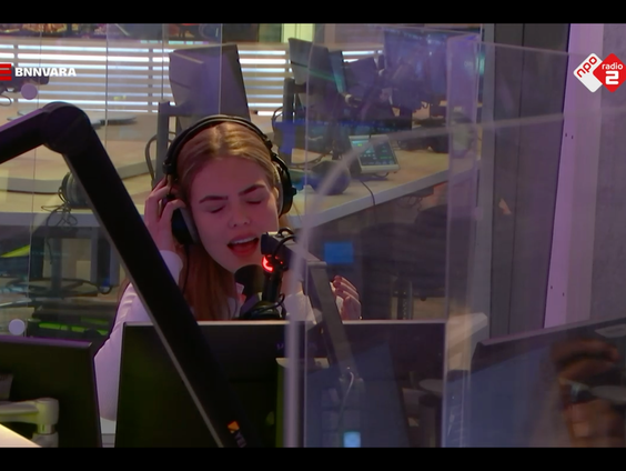 DJASAXE & Ellis - Under Your Controle (Live @ Giel)