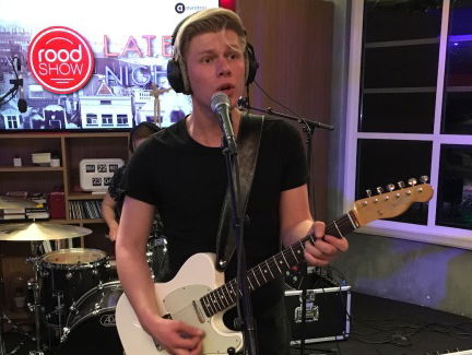 Statesmen - Walking on Air live @ Roodshow Late Night