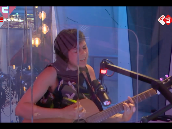 Claudy covert I'm Not so Though (Live @ Giel)