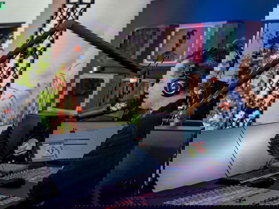 Bart en Lammert de Bruin praten je bij over de Songfestival repetities