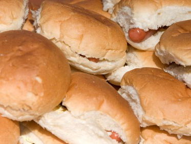 Worsten uitdelen in de file