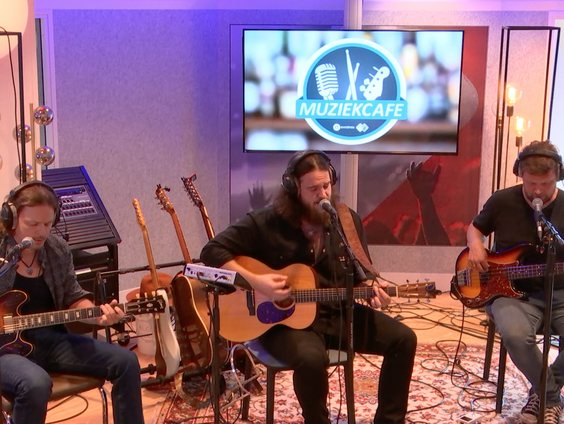 Voltage - 'Mary Jane's Last Dance' live bij Muziekcafé