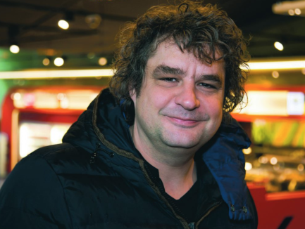 Frank Lammers zou nooit meedoen aan Expeditie Robinson: "Voor je het weet zit je alleen met Patty Brard op een eiland"