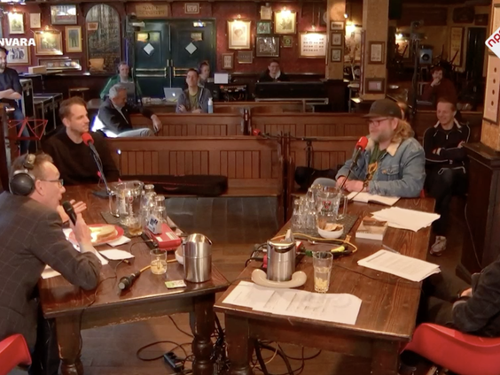 Gaat de BeNeLiga er komen? Jaron Blonk is voor, maar Korneel Evers denkt er anders over.