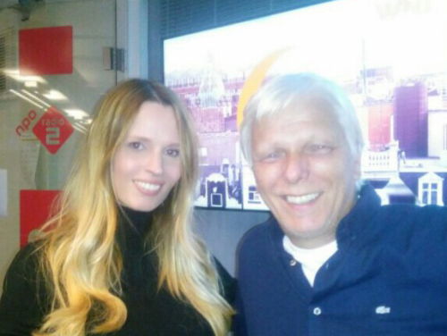 Carlo reed de auto van zijn vader in de prak