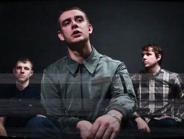 Annemiekes A-Plaat (AAP): The Spitfires - 'Tear This Place Right Down'