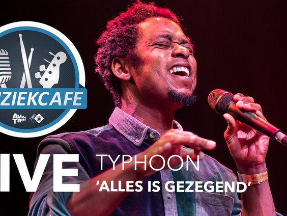 Typhoon - 'Alles Is Gezegend' live bij Muziekcafé