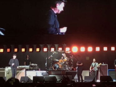 Foo Fighters 'rickrollen' een heel festival met een live Rick Astley!