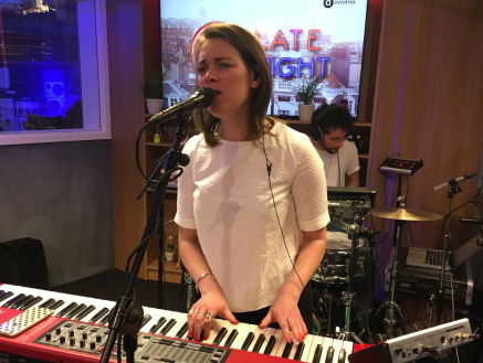 Rachel Louise - Big Girls live @ Roodshow Late Night