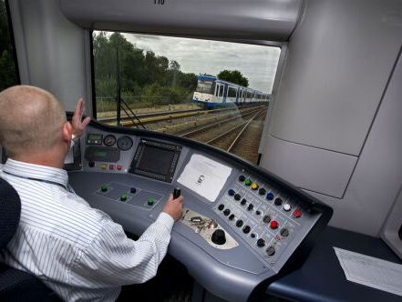 Metrobestuurder gaat jaar later met pensioen