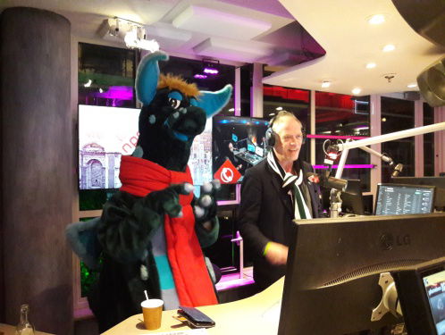 2.5m grote dino in de aanbieding voor goed doel.