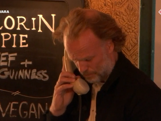 Cabaret: Bellen met Sinterklaas over de intocht