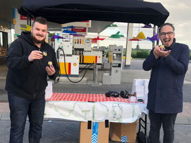 Frank van 't Hof met de Eggdop Pop-up Shop bij De Lucht West