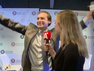 Thierry Baudet gaat viral met zijn ongemakkelijke filmpje #kandemicrofoonaan