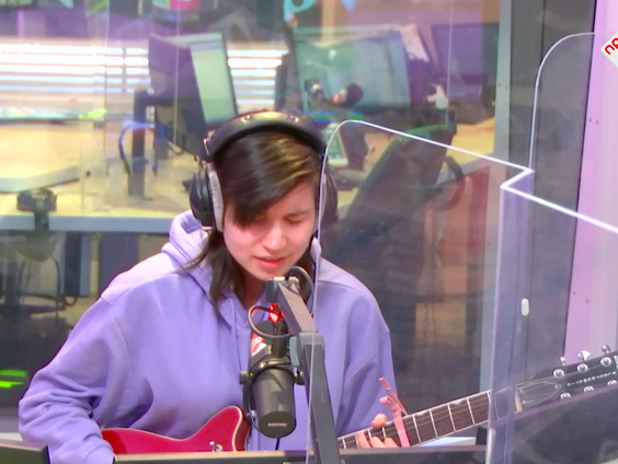 Laura Sjin- Alles wat je zegt (Live @ Giel)