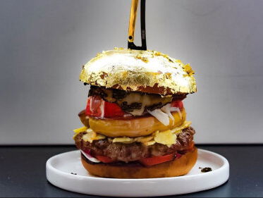 Chef Diego maakt 14 hamburgers van zo'n 2050 euro per stuk! De allerlaatste ooit