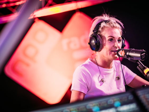 Miss Montreal over haar nieuwe single Geef Mij Dan Even