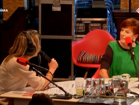 Zijn vrouwen beter leiders dan mannen? Op die vraag probeert Chazia Mourali samen met haar dochter Jasmij ...