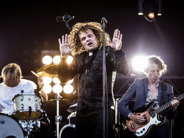 Zit er een taalfout in 'Devil Don't Care' van Di-rect?