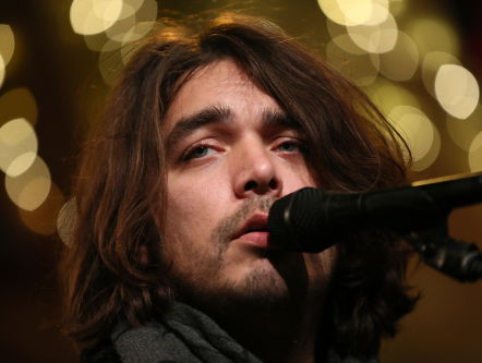 Barry van Cornewal van Eurovision in Concert over de inzending van Waylon