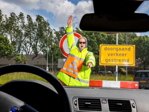 Jeroen van Bergeijk ging undercover als verkeersregelaar