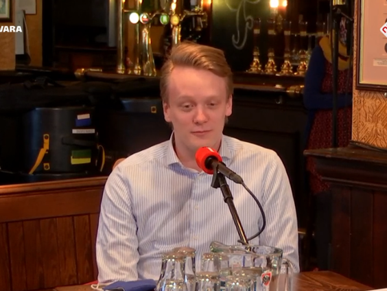 Léonie Janssen van JD, Wilbert Frieling van JOVD en Niels Honkoop van CDJA bespreken het laatste politieke nieuws