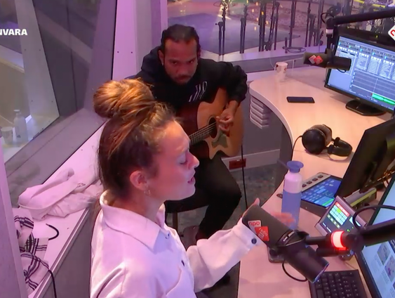 Frae - Teach Me (Live @ Giel)