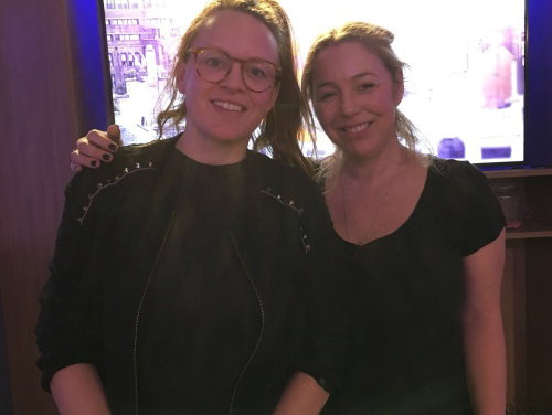 Juliette van Ardenne bezig met schrijven jeugdserie