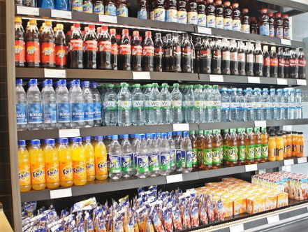 Ferdi Stofmeel, Shary-An & Tim Kamps over frisdrank