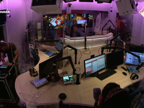 Swing A Dilla- Ain't it Freakin' Awesom3 (Live @ Giel)