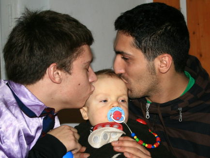 Homokoppels met kinderwens kunnen nu ook in Nederland terecht