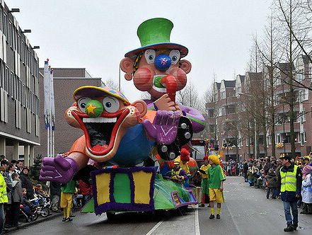 Mag Maikels carnavalswagen vandaag rijden met code geel?