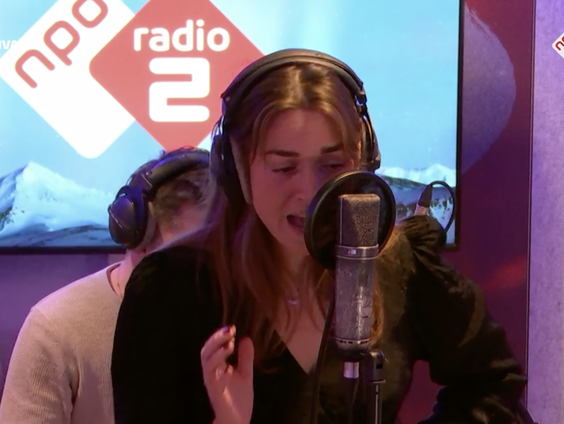 Savine - Makes Me Feel (live @ Blokhuis)