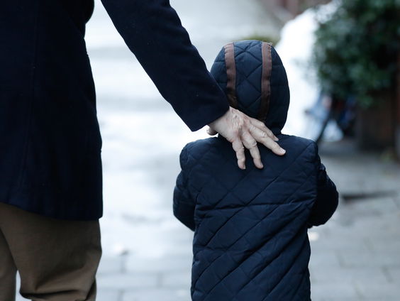 Hoe voed je kinderen bewust op met kennis over ras, kleur en racisme?