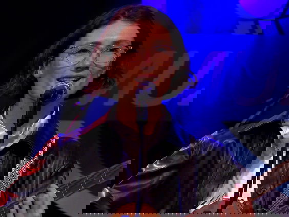 Eva van Manen - De Liefde live in Muziekcafé