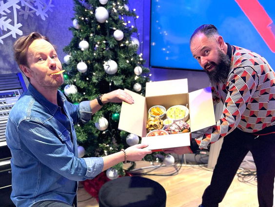 Ramon Brugman heeft dé Top 2000 borrelbox voor jou!