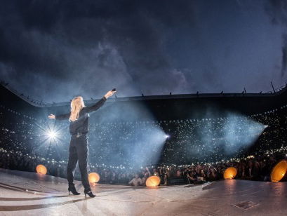 Ilse DeLange over Tuckerville