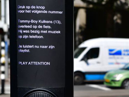 Een bijzonder stoplicht in Rotterdam - Play Attention