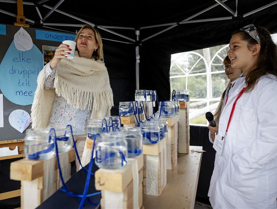 Minister van Nieuwenhuizen over de Nationale Kraanwaterdag