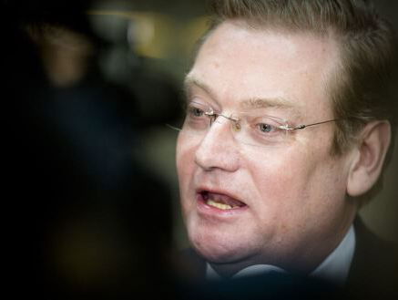 Minister Van der Steur vecht voor zijn politieke leven