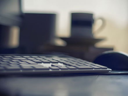 We werken zes uur per week over!