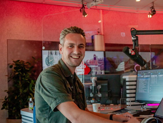Joost stopt na 13 jaar als producer van Bart Arens