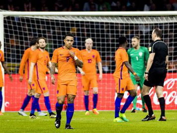 "Dit zijn profvoetballers, het zijn geen idioten!" aldus Erik Dijkstra over Oranje