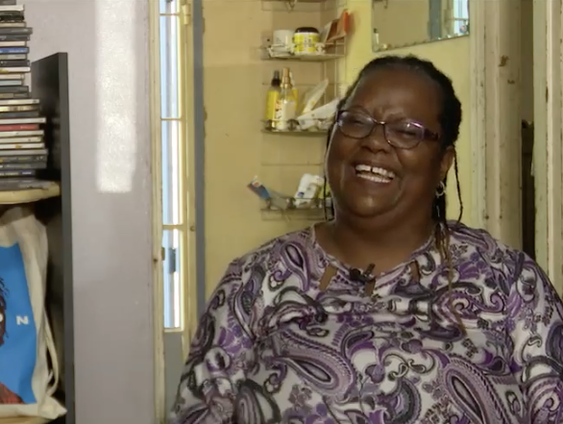 De moeder van Jeangu wordt verrast!