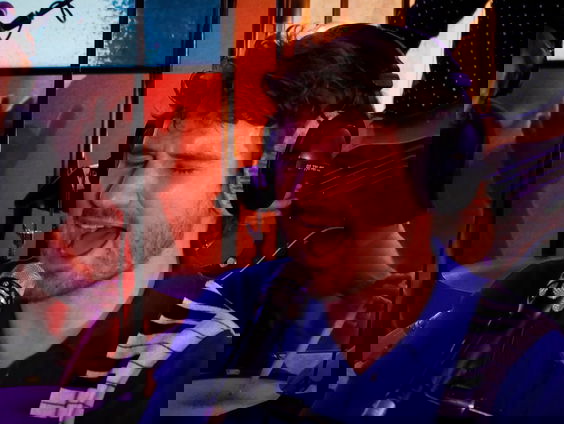 Thijs Boontjes - Het valt niet mee ( Non, non, rien n'a changé cover ) (Live @ Giel)