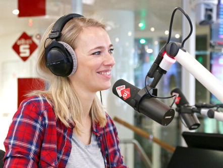 Jan-Willem haalt opmerkelijke herinneringen op met Jennifer Hoffman