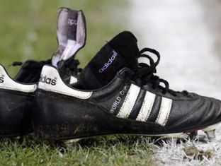 Wie verzorgt de stadiongeluiden tijdens een voetbalwedstrijd?