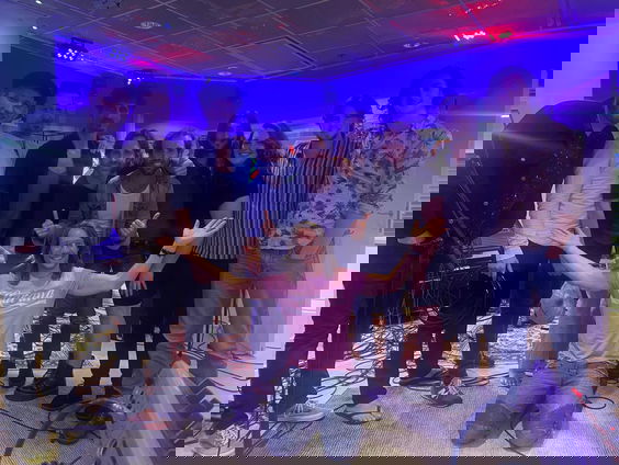 Navarone & Penny Roox coveren 'Go Your Own Way' van Fleetwood Mac (live @ FraGiel)