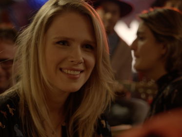 Marleen zoekt naar verhalen in Cafe Lazarus